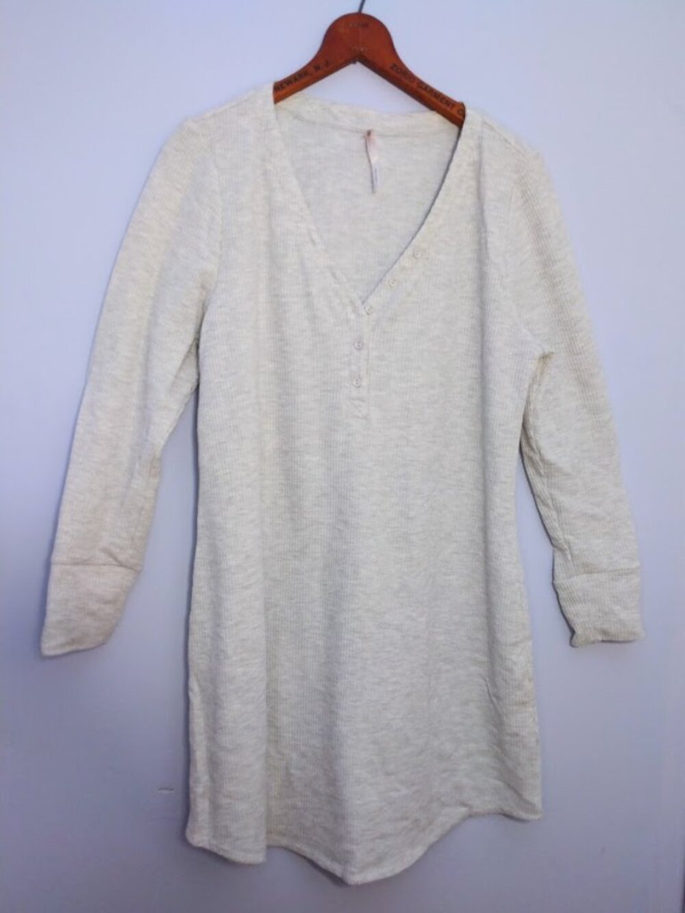 Soma Sleepshirt Nightgown White Thermal Size Large Long Sleeve Henley V neck